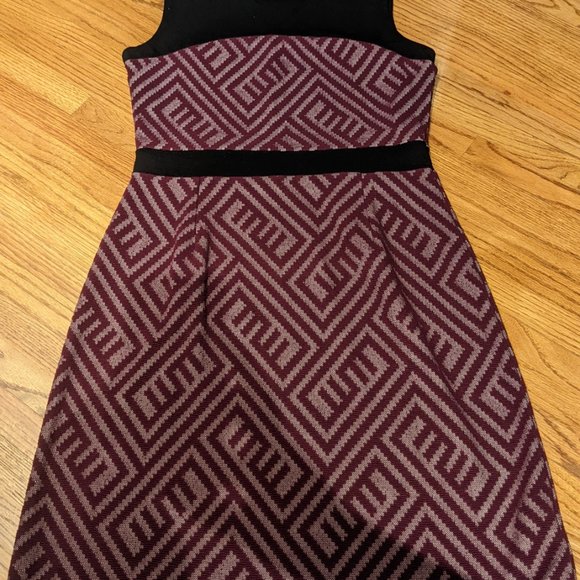 A line dress in burgundy - Picture 2 of 2
